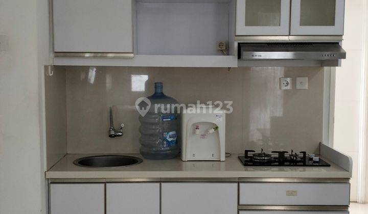 dapur apartment cantik 3 kamar furnished