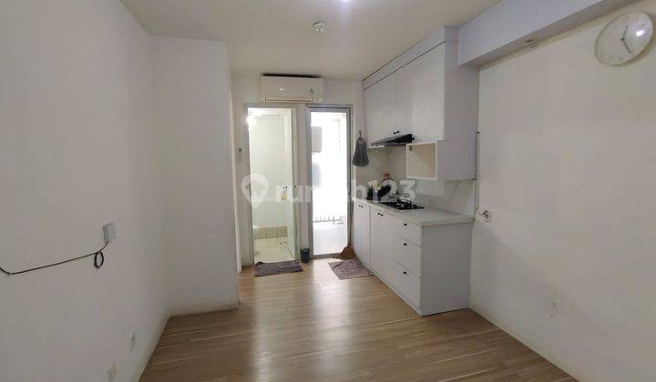 dapur apartment cantik semi furnished di