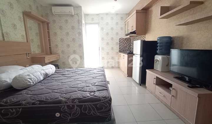 Cool Hook Studio Apartment Furnished in Bassura City Cool Hook Studio Apartment Furnished in Bassura City