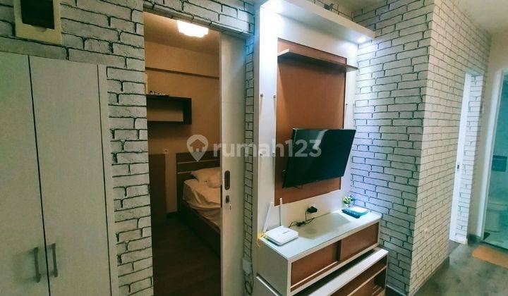 ruang tamu apartment cantik 2 br full