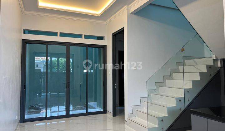 Dijual Rumah Baru Modern Tropical di Utan Kayu Utara Jaktim 1