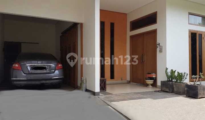 For Sale 2.5-Story Luxury Villa in Permata Gading, Kelapa Gading 2