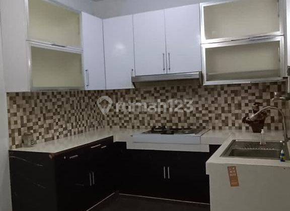 Dijual Rumah 2 1/4 Lantai di Pondok Gading 1