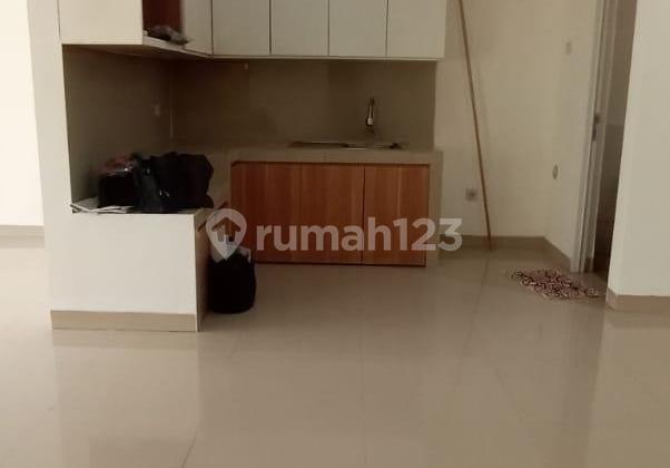 For Sale 2 1/2 Story House in Walikota Complex, Kelapa Gading 2