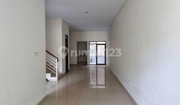 Dijual Rumah 3 Lantai di Sunter Agung Permai