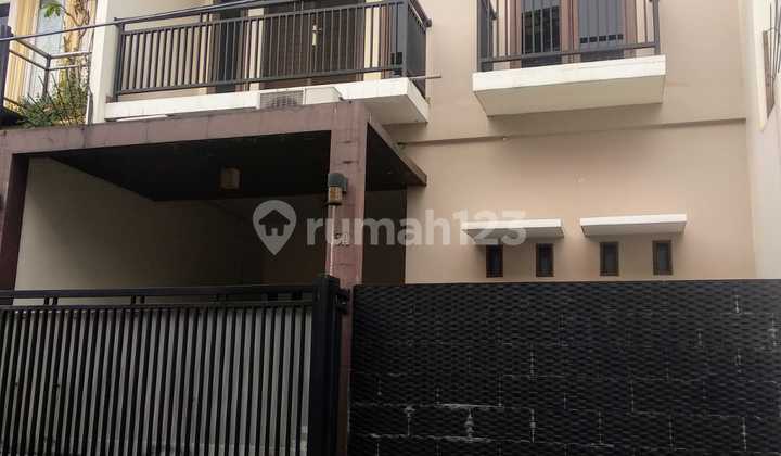 for sale House on Jl.Bandeng - Rw.mangun, East Jakarta (3.5 floors)