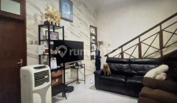 Dijual Rumah Siap Huni, Strategis dan Bagus dan Kokoh 2 Lantai ( Full Furnished ) 2