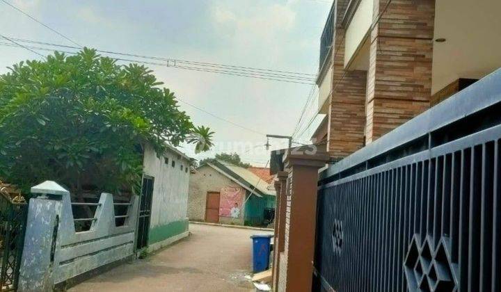 Rumah 2 Luas Lantai Dekat Sekolah Di Ksu Depok 2