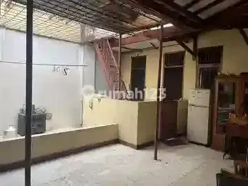 Rumah Bagus Unfurnished SHM di Jl Karasak Tengah, Bandung 2