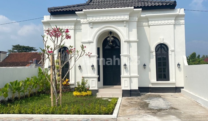 Hunian Amerika Klasik Modern, Perpaduan Mewah & Timeless dekat Jogja