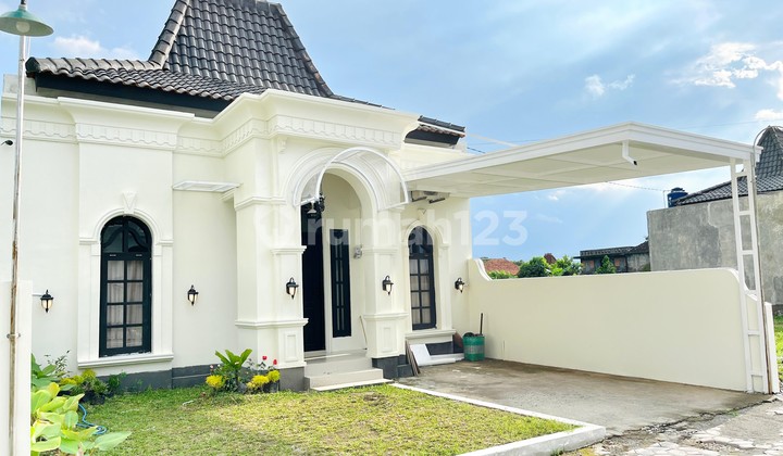 Klasik Mewah, Rumah Nyaman View Sawah 600 Jutaan, SHM di Prambanan