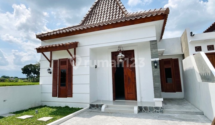 Modern Semi Joglo House, Rice Field View in East Sleman 2