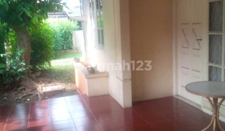 Rumah Posisi Hook Bagus untuk Investasi Lokasi Strategis Dalam Perumahan Sektor 3 Bintaro Tangerang Selatan Dekat KRL Pondok Ranji SHM Nego