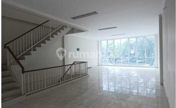 Disewa Ruko Emerald Avenue 3 Lantai Lokasi Premium dan Strategis Bintaro Jaya Tangerang Selatan Disewa Ruko Emerald Avenue 3 Lantai Lokasi Premium dan Strategis Bintaro Jaya Tangerang Selatan