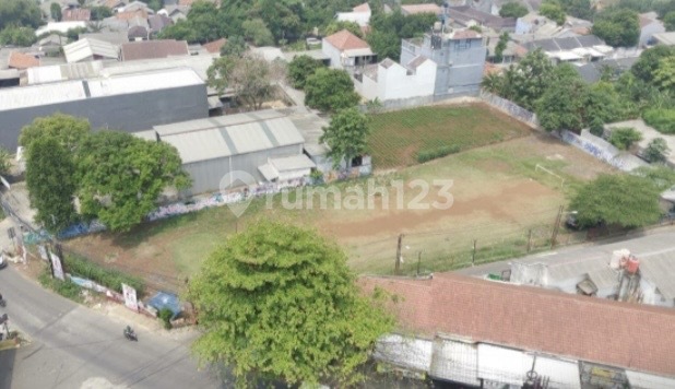 Land by the Road Strategic Location Near Toll Gate. Suitable and Good for Business in Bekasi SHM Negotiable