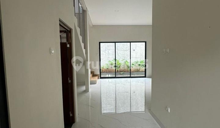 Rumah Bagus Baru Siap Huni 2 Lantai Dalam Perumahan Dekat Stasiun KRL Jurang Mangu Tangerang Selatan SHM Nego 2