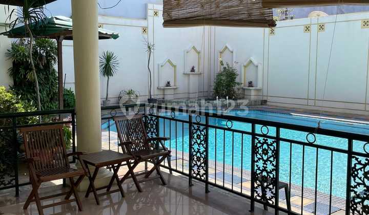 Rumah Mewah Siap Huni Ada Kolam Renang / Swimming Pool Lokasi Strategis Bintaro Sektor 1 Jakarta Selatan SHM Nego 2