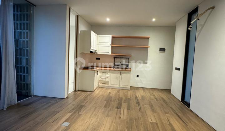 Rumah Bagus Siap Huni 2 Lantai Semi Furnished Minimalis SHM Bintaro Jakarta Selatan Nego