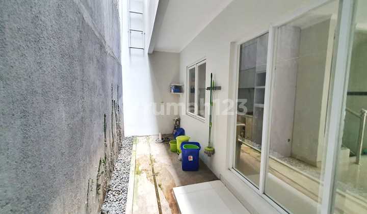 Rumah Bagus 2 Lantai Semi Furnished Dalam Cluster Lokasi Strategis Dekat Stasiun KRL Jurang Mangu dan Sudimara Tangerang Selatan SHM Nego 2