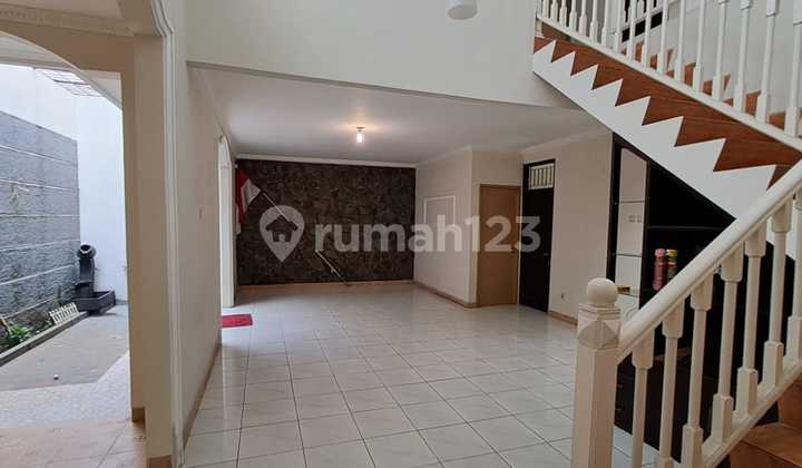 Ready-to-Occupy House in a Strategic Location Within Puri Bintaro Jaya Housing Sector 9, SHM Negotiable