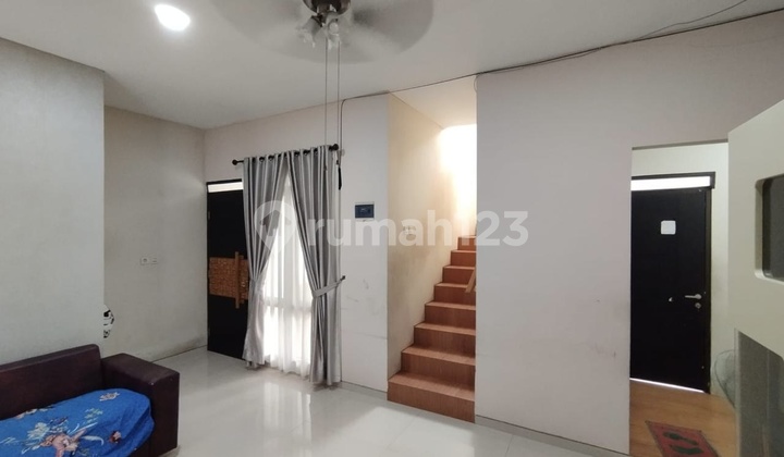 Rumah Bagus Posisi Hoek 2 Lantai Dalam Perumahan Baru Bebas Banjir Lokasi Strategis Sawangan Depok SHM Nego