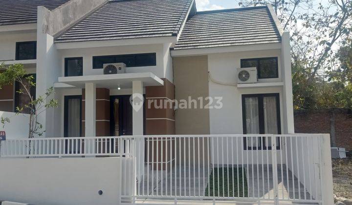 Rumah Modern Berkonsep Minimalis Di Bantul 1