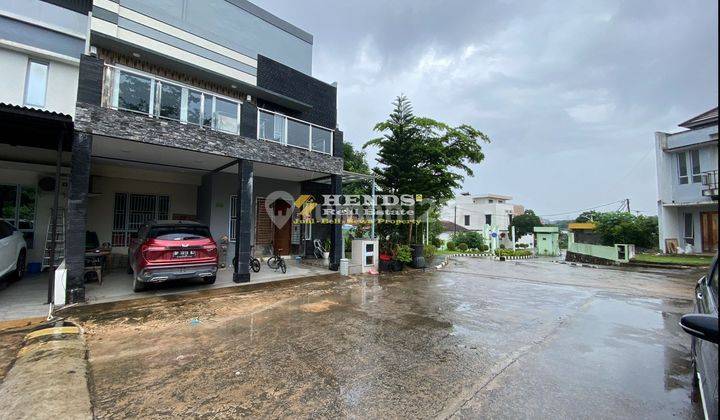 DIJUALCEPAT
Rumah Hook 2.5 Lantai LUCKY HILL, Batam center 2