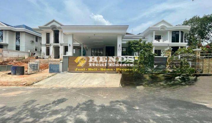 Dijual cepat Rumah cantik siap Huni Full Furnish di Crown Hill 1