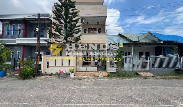 Dijual Rumah 3 Lantai Siap Huni Depan Fasum Diperumahan Nusa Jaya 1