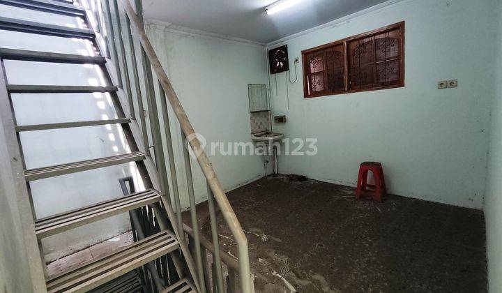 Rumah 2 Lantai Sudah Renovasi di Tamansari, Jakarta Barat 2