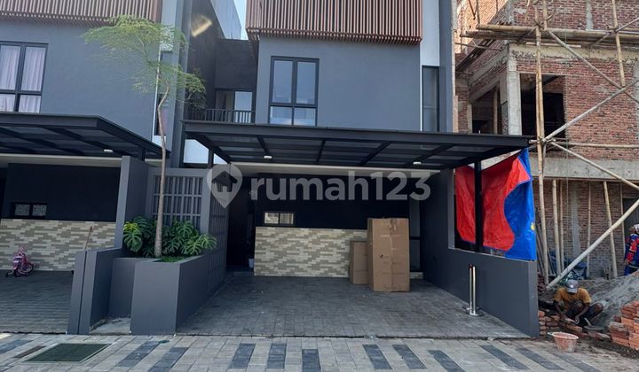 Townhouse Eklusive Pondok Cabe 3 Lantai Plus Rooftop