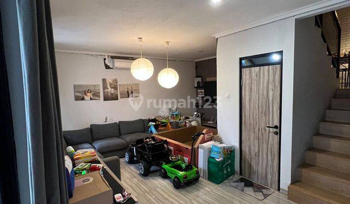 Rumah 2 Lantai Bagus di Bintaro, Tangerang Selatan 2