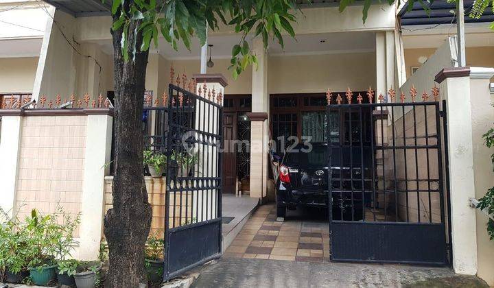 Rumah 2LT 209m2 3KT di Grawisa Tubagus Angke Jakarta Barat 1