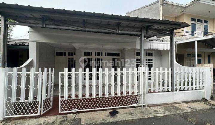 Rumah 1,5Lt 120m2 4KT SHM di Taman Meruya Ilir Kembangan  1