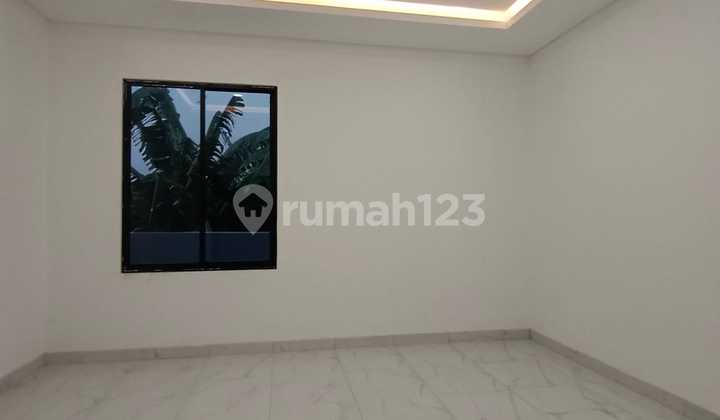 Rumah Brand New di Meruya Selatan Lokasi Strategis 