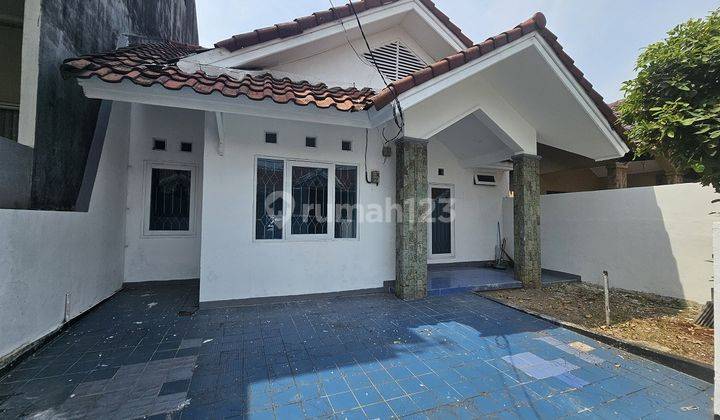 Dijual Cepat Rumah Bagus Unfurnished SHM di Boulevard Hijau Harapan Indah Bekasi 2