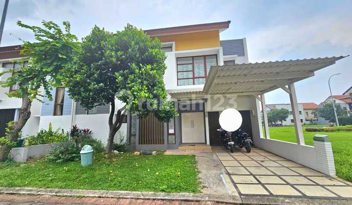 For Rent Nice Hook House in JGC Cakung, East Jakarta