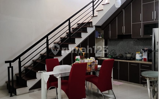 Beautiful Move-in Ready House for Sale in Green Boulevard 2