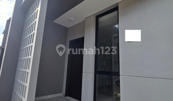For Rent: House in Summarecon Crown Gading, Viola Cluster 2