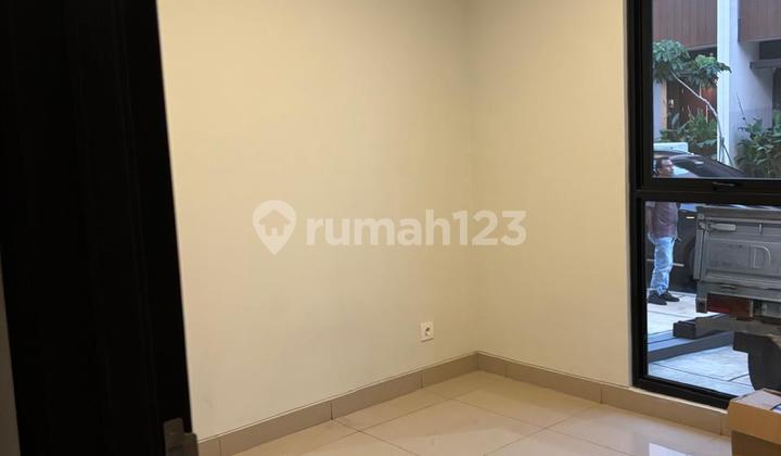 Disewakan Rumah Baru di Summarecon Crown Gading Bekasi 2