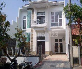 Dijual Rumah Siaphuni di Bulevar Hijau Harapan Indah, Bekasi Dijual Rumah Siaphuni di Bulevar Hijau Harapan Indah, Bekasi