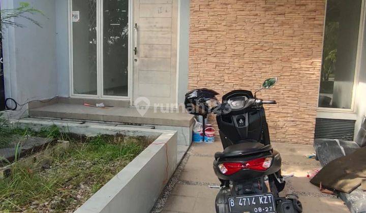 Rumah 2 Lantai Bagus SHM di Harapan Indah Cluster Vasana, Bekasi 2