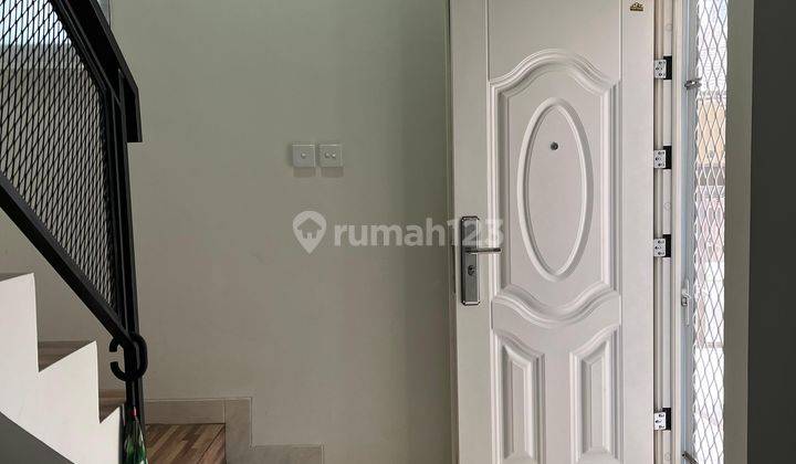 Rumah 2 Lantai Bagus Furnished di Janur Kuning, Jakarta Utara 2