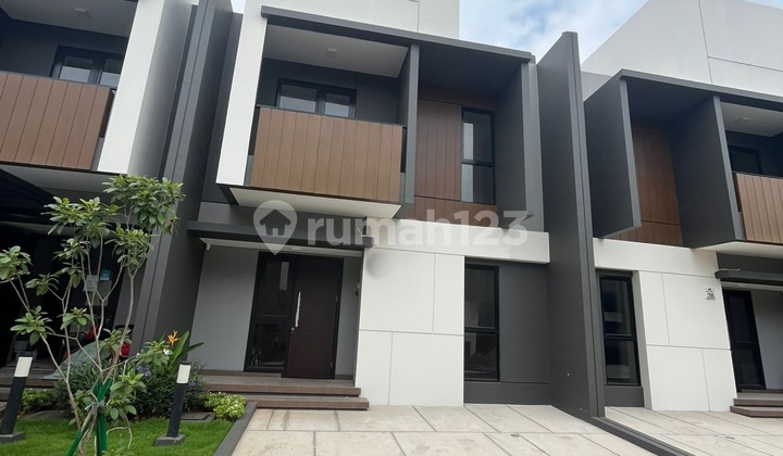 Dijual rumah baru sudah furnished di Summarecon Crown Gading Cluster Regia Residence 