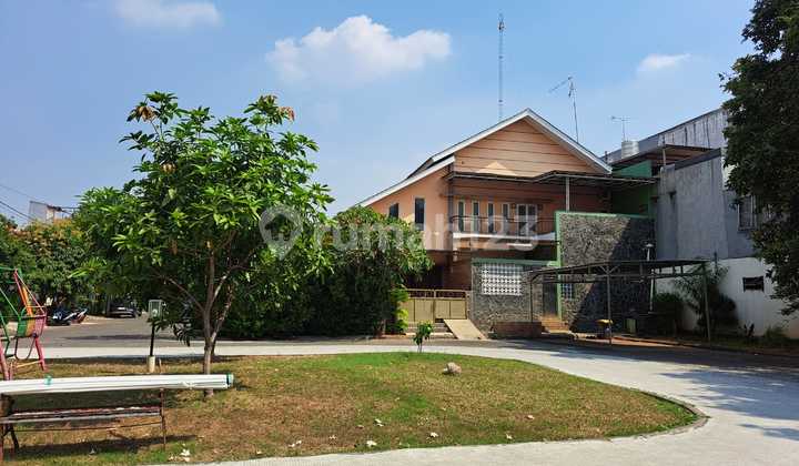 Dijual Rumah Asri di Boulevard Harapan Indah Bekasi 2