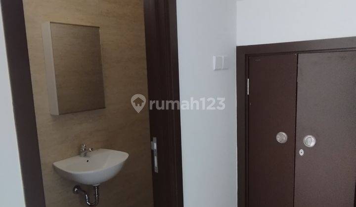 Rumah 2 Lantai Bagus di Kebayoran Harmony, Tangerang Selatan 2