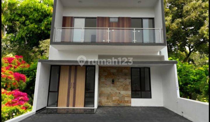 Rumah di Harjamukti Klasik Modern 2 Km dari LRT Cibubur 1