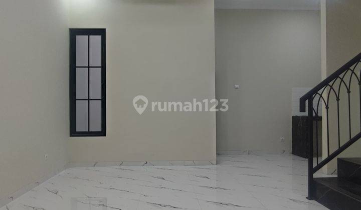 Hunian Klasik Eropa 2 Lt Di Gdc Desain Terbaik Harga Termurah 2