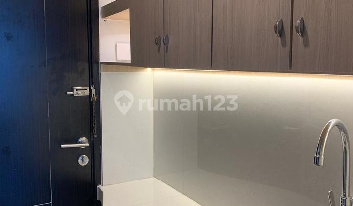 Nice Fully Furnished Apartment in a Strategic Location at Kebon Jeruk