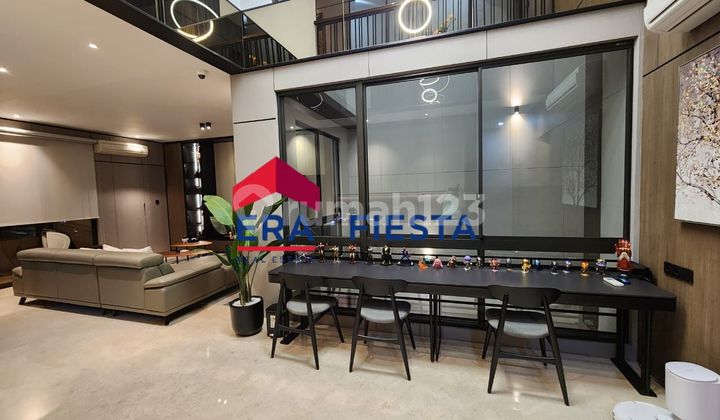Rumah Full Furnished Mewah Dan Bagus Berlokasi Strategis di BSD City